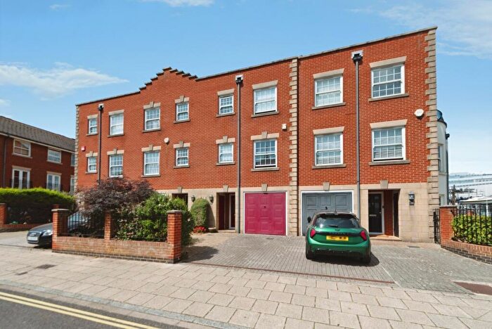 4 Bedroom Terraced House For Sale In White Hart Road, Portsmouth, Hampshire, PO1