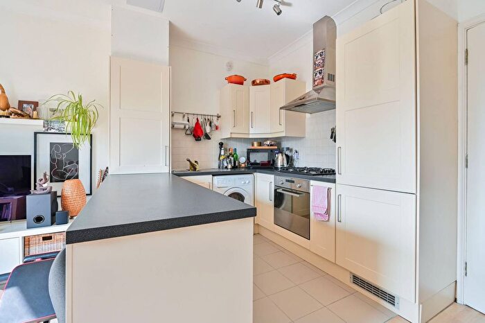 1 Bedroom Flat To Rent In Plover Way, Rotherhithe, London, SE16
