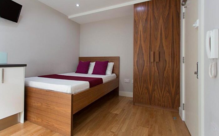 Studio To Rent In Flat, Kentish Town Road, Camden, NW1