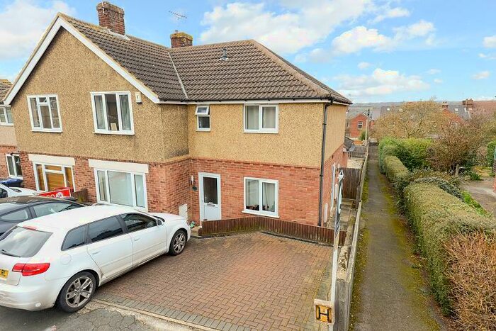 3 Bedroom Semi-Detached House To Rent In Pretoria Road, Canterbury, CT1