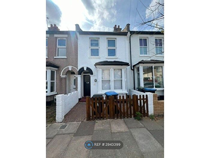 3 Bedroom Terraced House To Rent In Cross Road, London, EN1