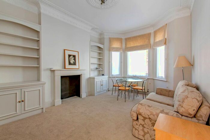 1 Bedroom Flat To Rent In Rostrevor Road, Fulham, London, SW6