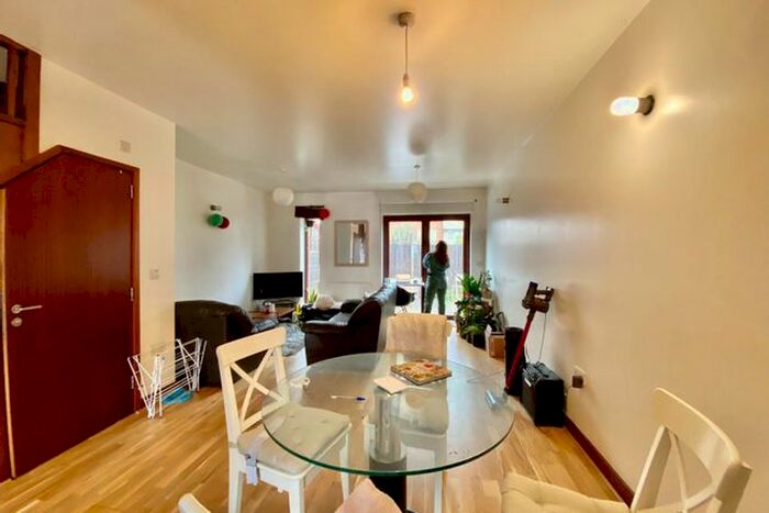 3 Bedroom Town House To Rent In Pomeroy Street, Peckham, SE14