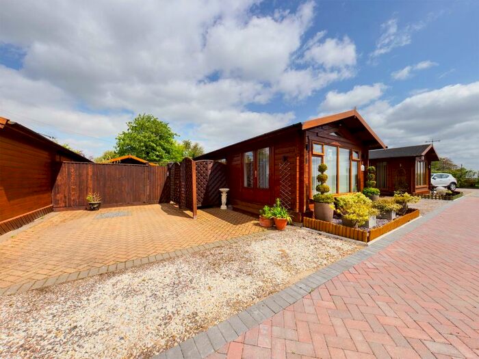 2 Bedroom Log Cabin For Sale In Green End, Three Holes, Wisbech, PE14