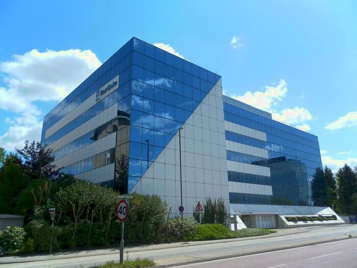 2 Bedroom Flat To Rent In London Road, Lowfield Heath, RH10