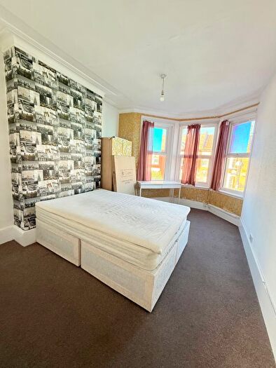 4 Bedroom Flat To Rent In The Avenue, London, N17