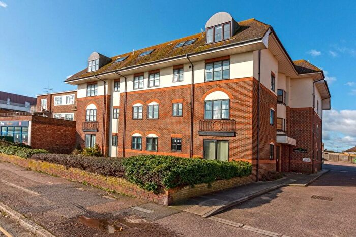 1 Bedroom Flat To Rent In South Street, Lancing, BN15