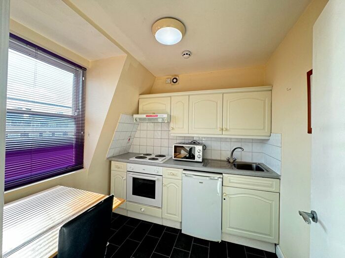 Studio To Rent In Cromwell Road, London, SW7