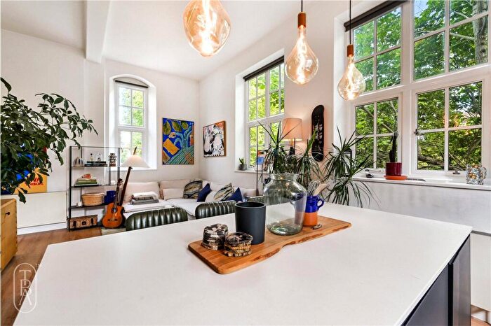 1 Bedroom Apartment For Sale In Chart Street, London, N1