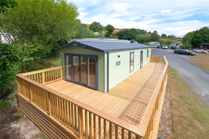 2 Bedroom Detached House For Sale In Glen Road, Baildon, Shipley, West Yorkshire, BD17