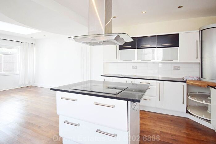 3 Bedroom Semi-Detached House To Rent In Endersleigh Gardens, London, NW4