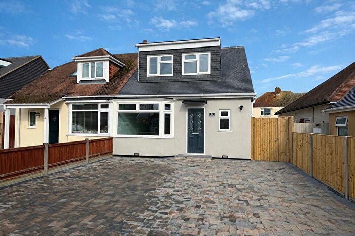 3 Bedroom Semi-Detached Bungalow For Sale In Benham Grove, Portchester, PO16