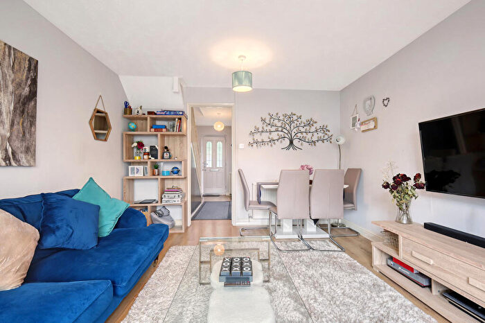 2 Bedroom End Of Terrace House For Sale In Hazelwood Park Close, Chigwell, IG7