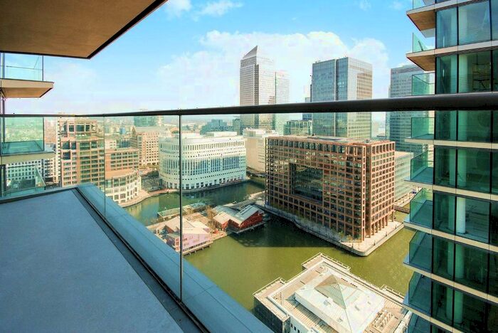 2 Bedroom Apartment To Rent In Landmark Building West Tower, Marsh Wall, Canary Wharf, Isle Of Dogs, London, E14