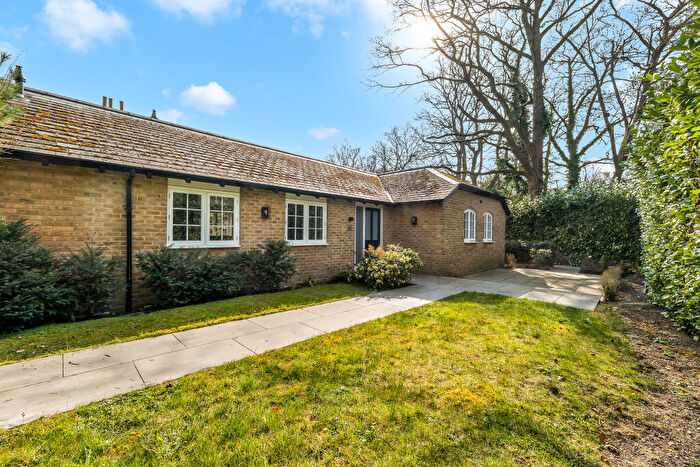 2 Bedroom Coach House For Sale In Heathfield Road Keston, BR2