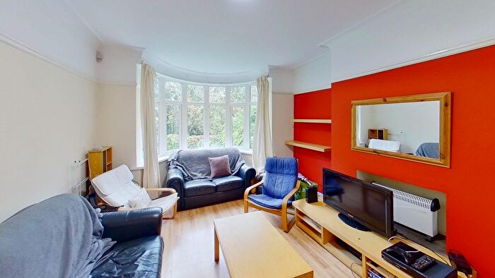 5 Bedroom Semi Detached House To Rent In Hartley Avenue, Woodhouse, Leeds, West Yorkshire, LS6