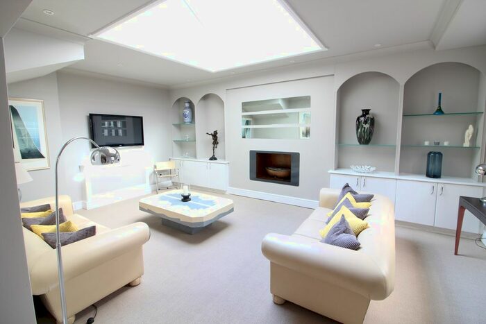 3 Bedroom Flat To Rent In Westbourne Terrace, Bayswater, W2