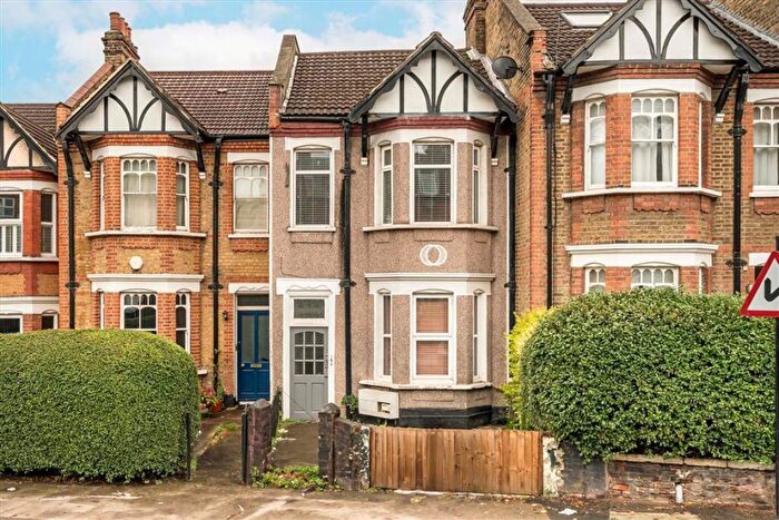 2 Bedroom Flat For Sale In Ladywell Road, Ladywell, SE13