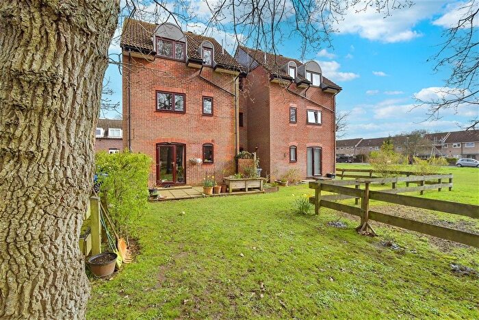 1 Bedroom Flat For Sale In Killicks, Cranleigh, Surrey, GU6
