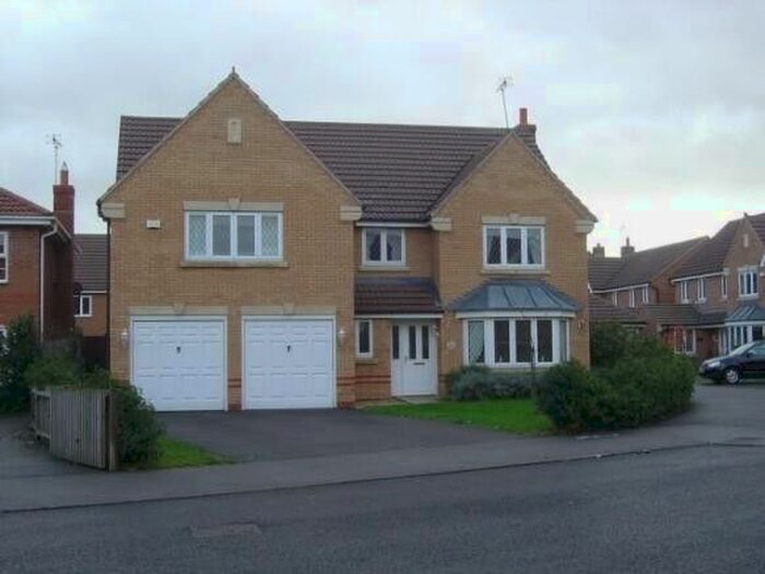 5 Bedroom Detached House To Rent In Comfrey Close, Rushden, Northamptonshire, NN10