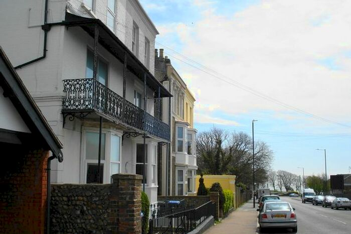 1 Bedroom Flat To Rent In Grange Road, CT11