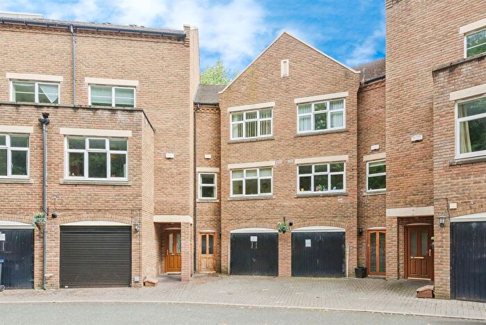3 Bedroom Terraced House For Sale In Caversham Place, Sutton Coldfield, B73
