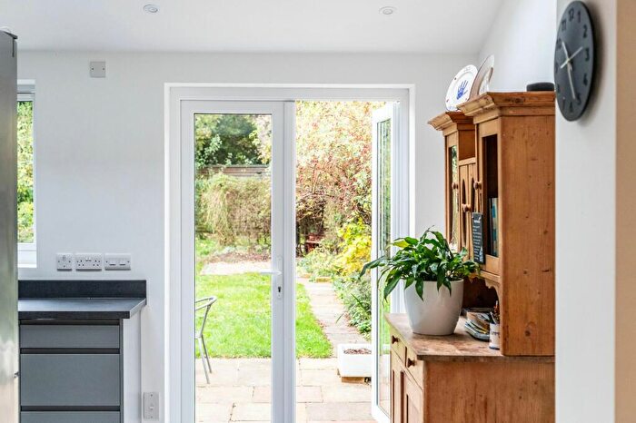 3 Bedroom Semi-Detached House For Sale In Welford Gardens, Abingdon, OX14