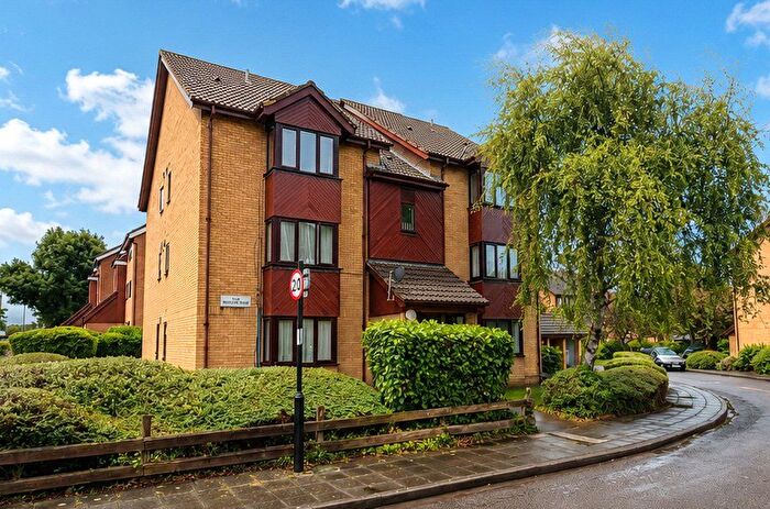 Studio For Sale In Pentland Place, Northolt, UB5