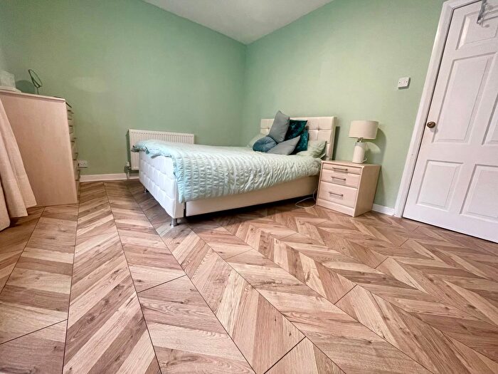 2 Bedroom Cottage To Rent In Parkside Grove, Heaton, Bradford, BD9