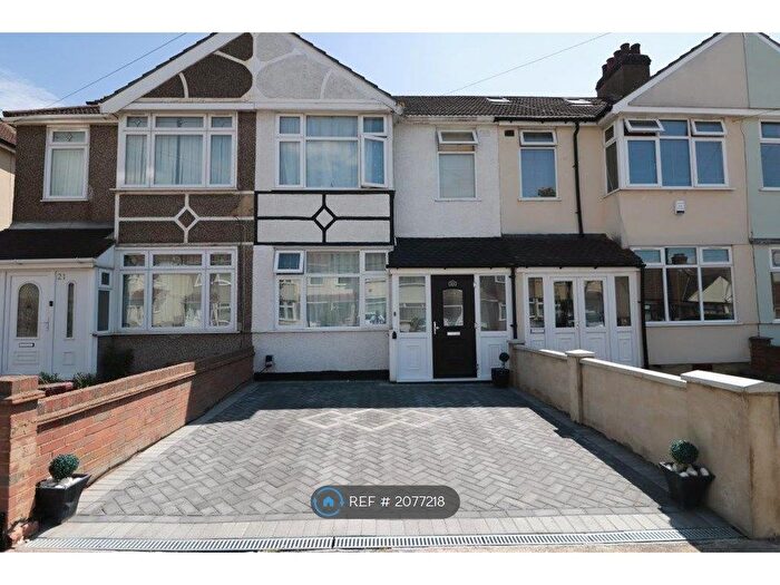 3 Bedroom Terraced House To Rent In Ellis Avenue, Rainham, RM13