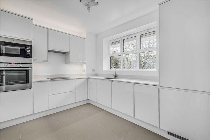 1 Bedroom Flat To Rent In Goldsborough House, Wandsworth Road, London, SW8