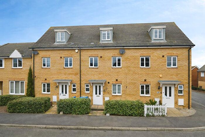 4 Bedroom Town House For Sale In Reams Way, Kemsley, Sittingbourne, ME10