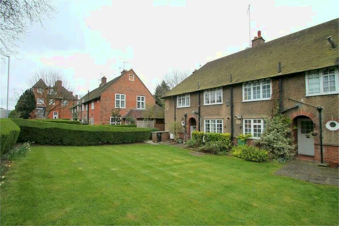 2 Bedroom Maisonette To Rent In Falloden Way, Hampstead Garden Suburb, NW11