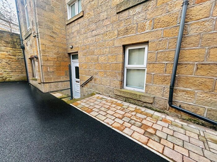 2 Bedroom Flat To Rent In Railway Road, Ilkley, LS29