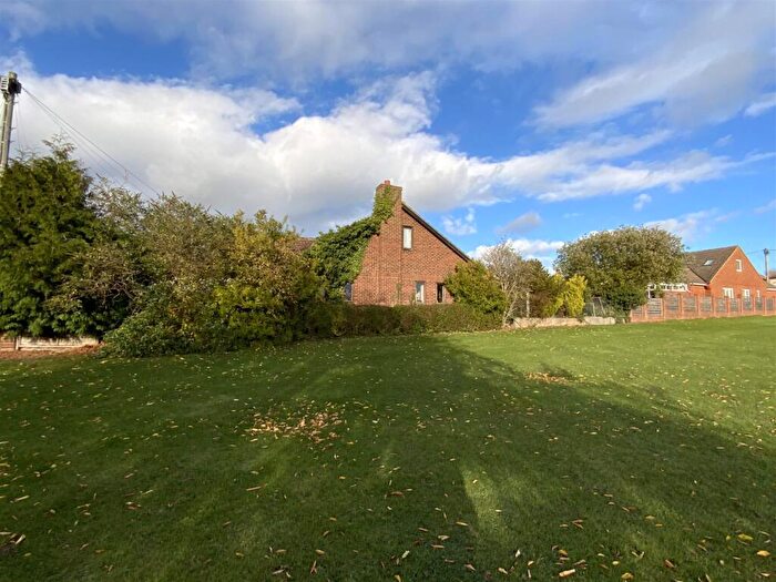 3 Bedroom Detached Bungalow For Sale In The Crescent, Haversham, MK19