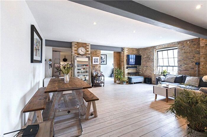 2 Bedroom Flat To Rent In Grange Road, London, SE1