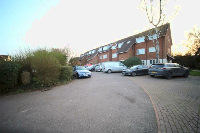 1 Bedroom Flat To Rent In Flamstead End Road, Cheshunt, Waltham Cross, EN8