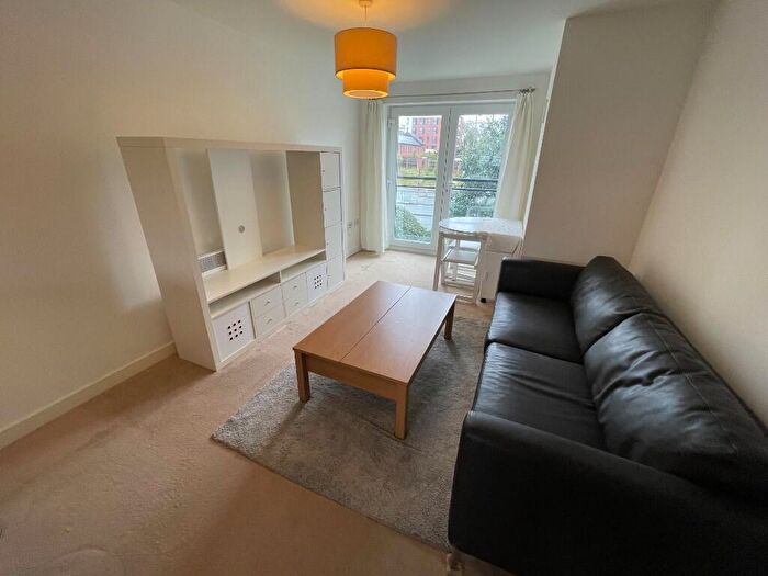 2 Bedroom Apartment To Rent In The Edg, Springmeadow Road, B15