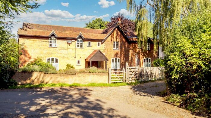 4 Bedroom Detached House For Sale In Pickelden Lane, Mystole, Canterbury, Kent, CT4