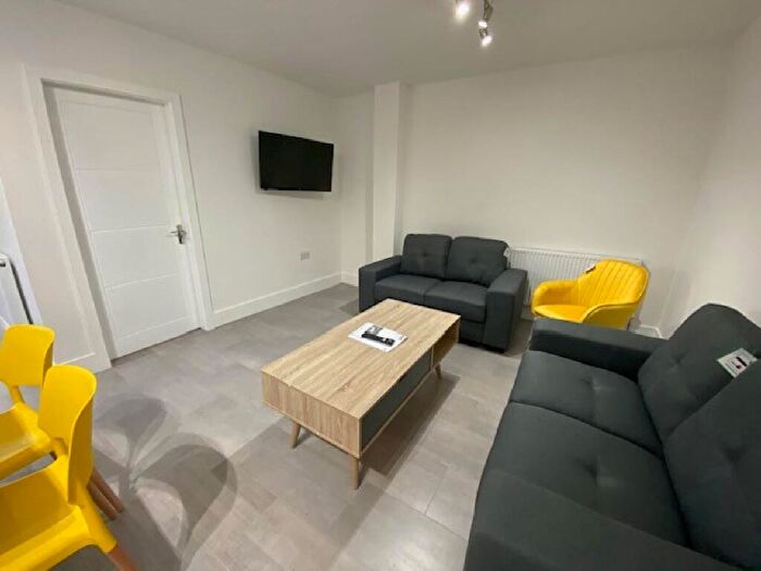 5 Bedroom House To Rent In Warwick Avenue (D), Beeston, Birmingham, Nottinghamshire, NG9