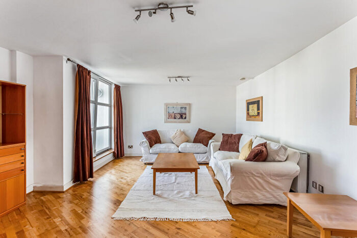 2 Bedroom Flat For Sale In Manchester Road, London, E14