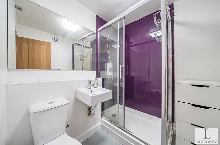 1 Bedroom Flat For Sale In Cumbrian Way, Uxbridge, UB8
