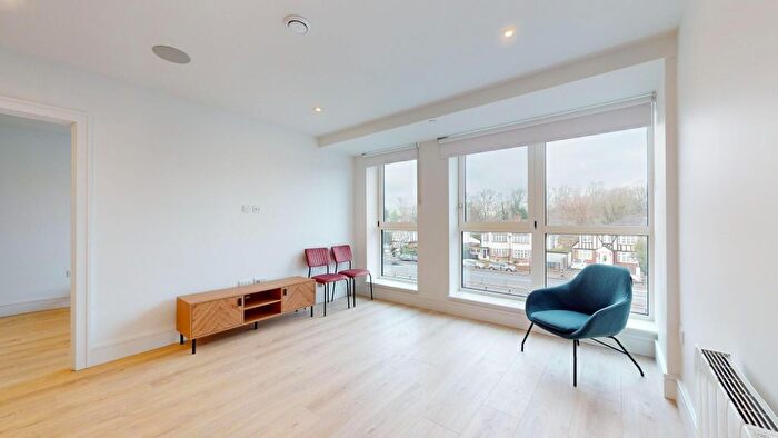 2 Bedroom Flat To Rent In Beverley Way, New Malden, SW20