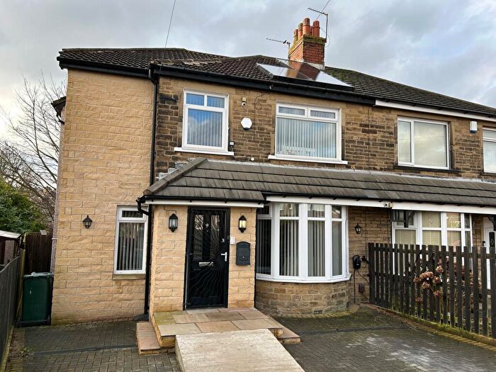 3 Bedroom Semi Detached House For Sale In Southmere Oval, Bradford, BD7