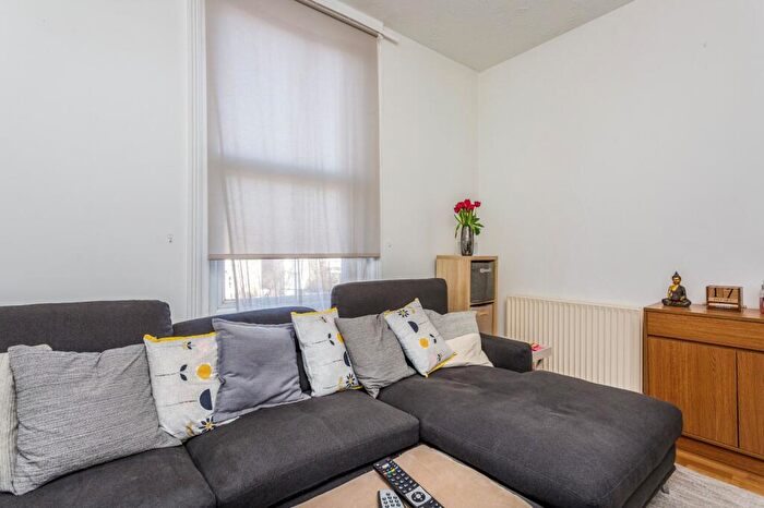 1 Bedroom Flat To Rent In St Ronans Road, Southsea, PO4