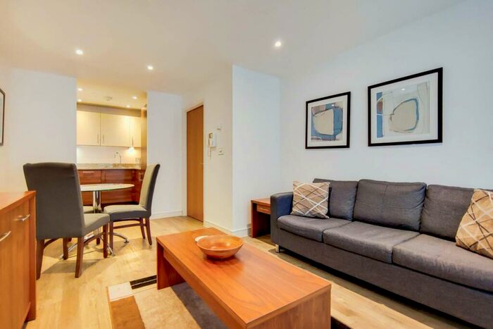 1 Bedroom Flat To Rent In Steward Street, Spitalfields, London, E1