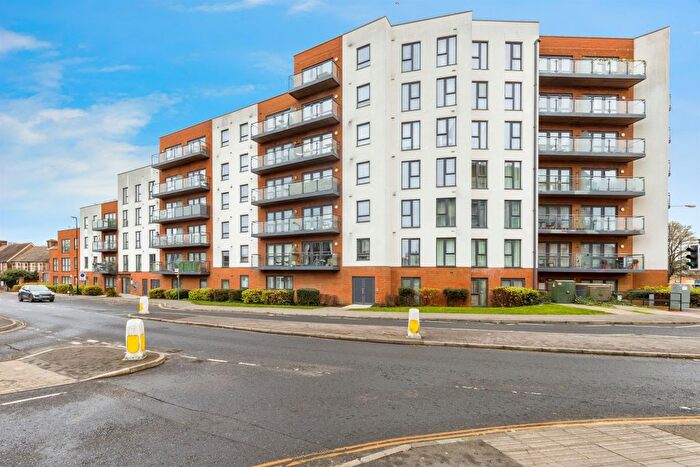 2 Bedroom Flat For Sale In Ifield Road, Crawley, RH11