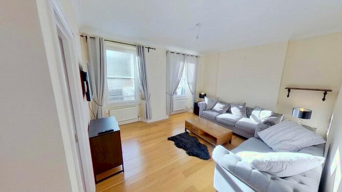 2 Bedroom Flat To Rent In Rose Street, Edinburgh, EH2
