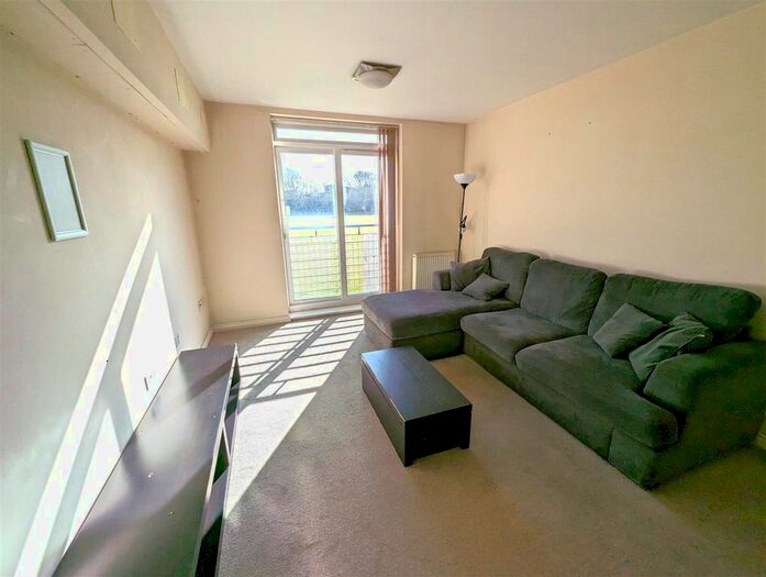2 Bedroom Flat To Rent In Calverly Court, Paladine Way, Coventry, CV3