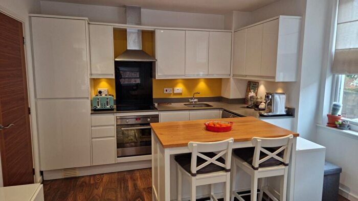1 Bedroom Flat For Sale In Lower Dagnall Street, St. Albans, AL3
